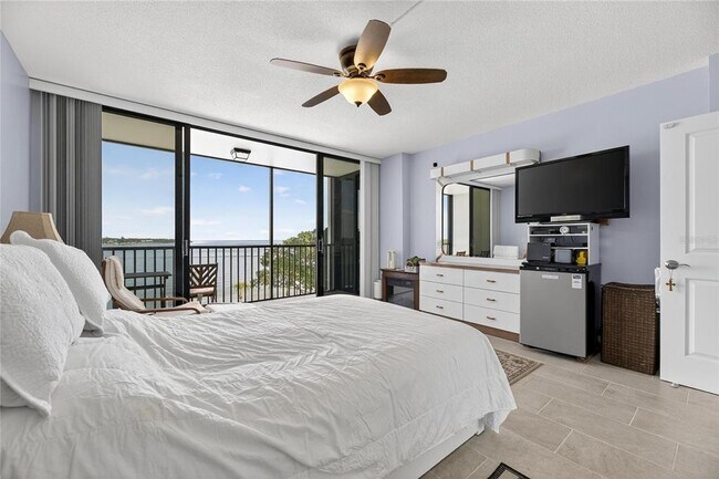 Building Photo - 7100 Sunshine Skyway Ln S