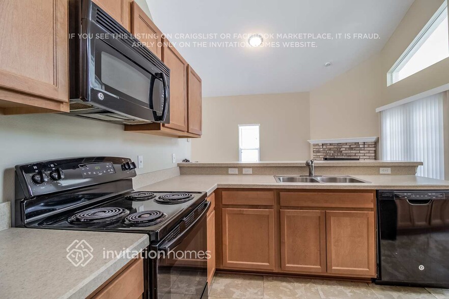 Building Photo - 403 Woodbury Pines Cir