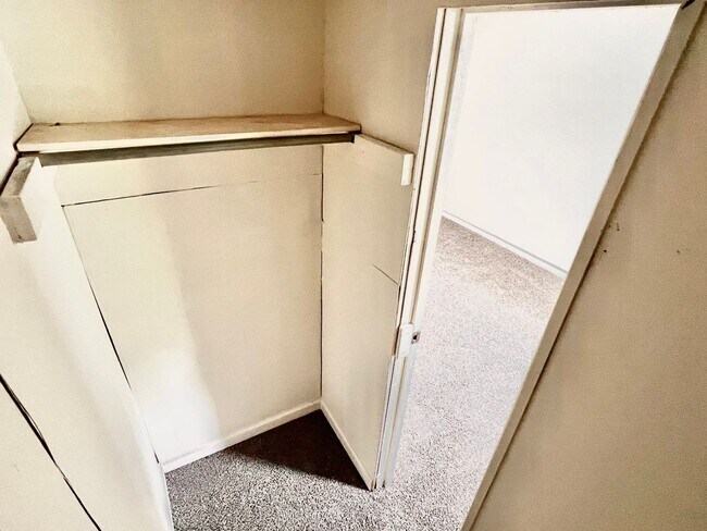 Building Photo - King St.