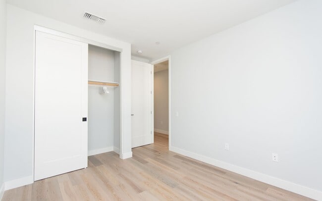 Building Photo - Want to live in the Carlsbad Village!