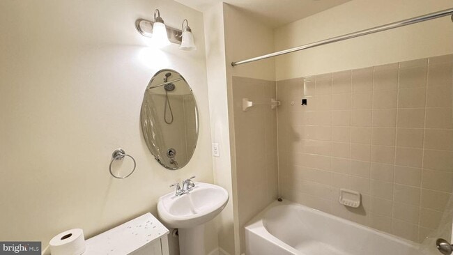 Building Photo - 9658 Atterbury Ln