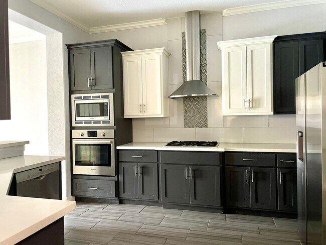 Building Photo - 1211 Marconi St