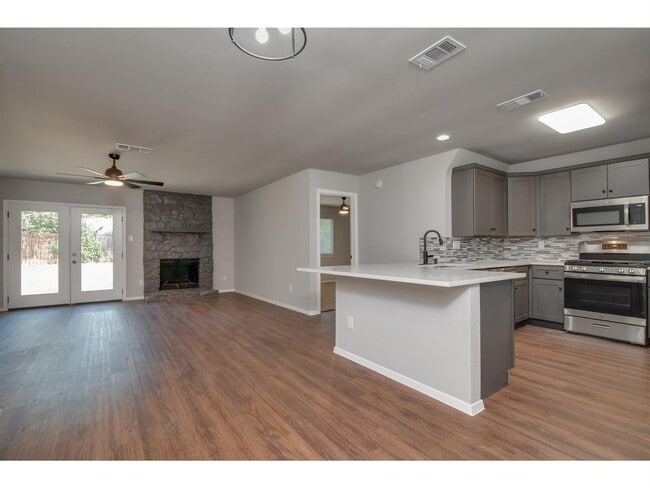 Building Photo - 606 Elderberry Cove