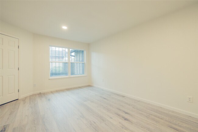 Building Photo - 12553 Wellington Park Dr