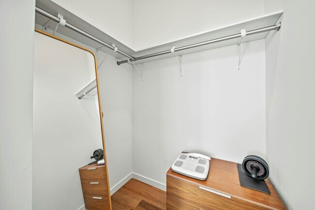 Building Photo - 1515 Liona St