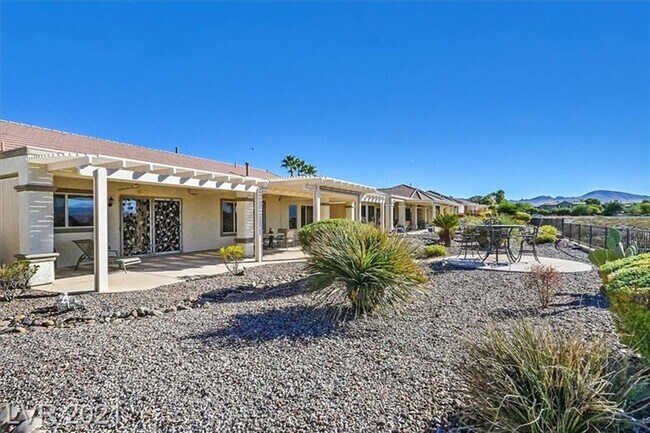 Building Photo - GEM IN SUN CITY ANTHEM!