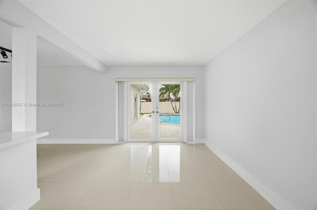 Building Photo - 5250 SW 96th Ave