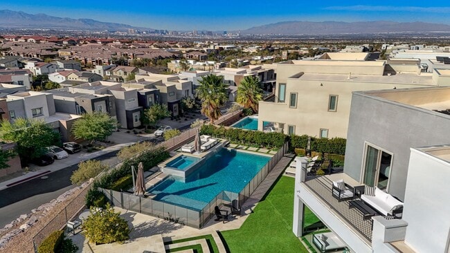 Building Photo - Distinctive Fully Furnished Estate in The Canyons!