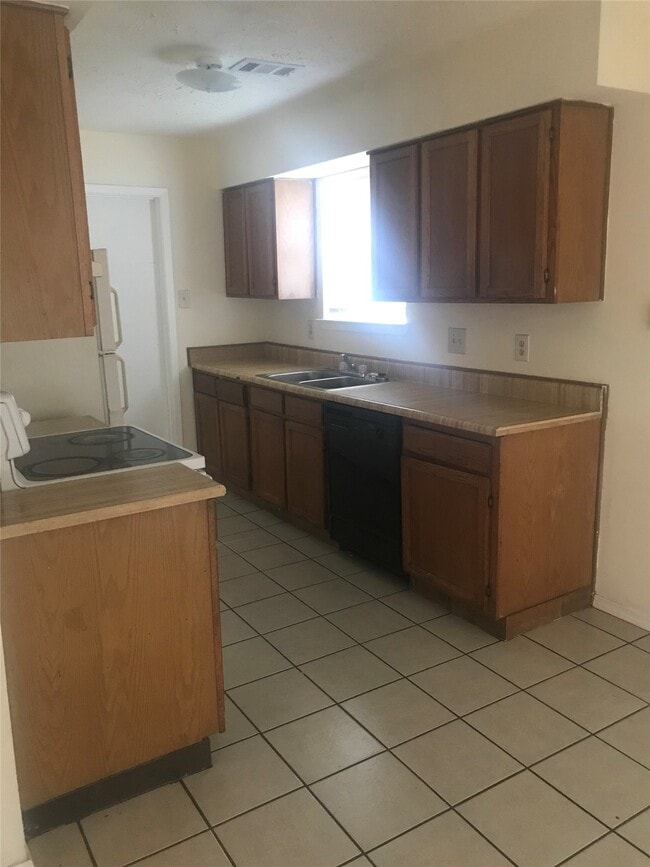 Building Photo - 7311 Caracas Dr