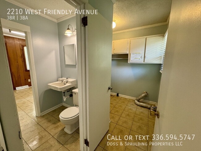 Building Photo - 2210 W Friendly Ave