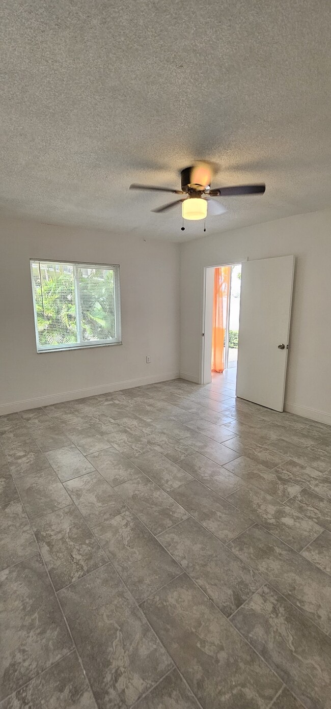 Building Photo - 301 87th Ave
