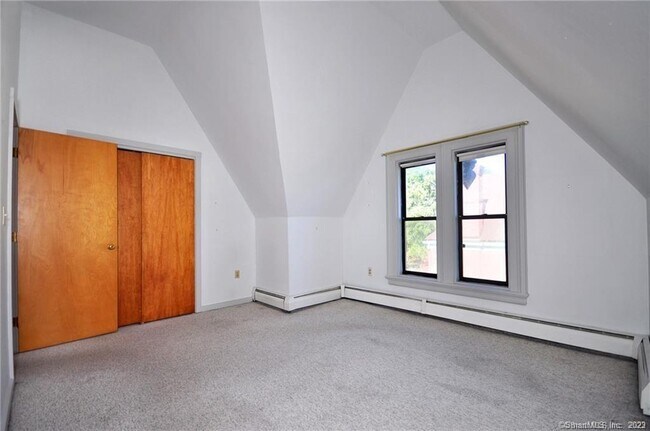 Building Photo - 12 Charter Oak Pl
