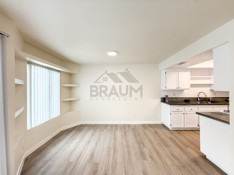 Building Photo - 15000 Burbank Blvd