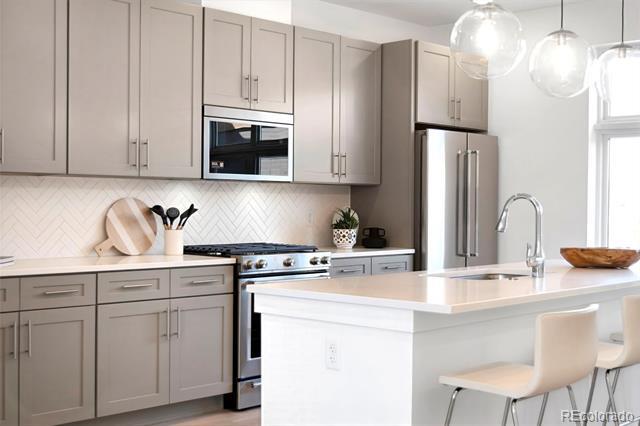 Building Photo - 16 Oneida Ct