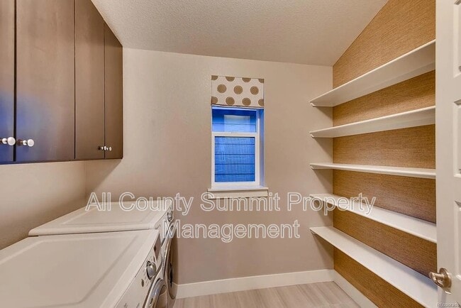 Building Photo - 1112 S Grant St