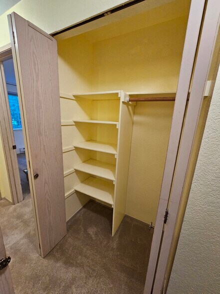 Building Photo - 19230 Forest Park Dr NE