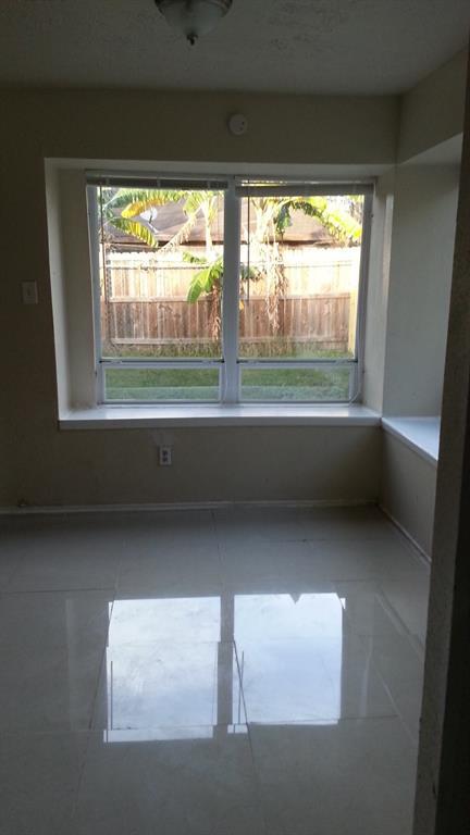 Building Photo - 15829 Ridgeroe Ln