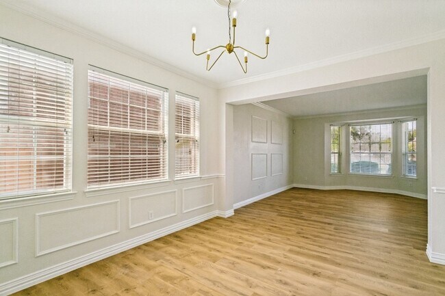 Building Photo - 8512 Mesa Verde Dr