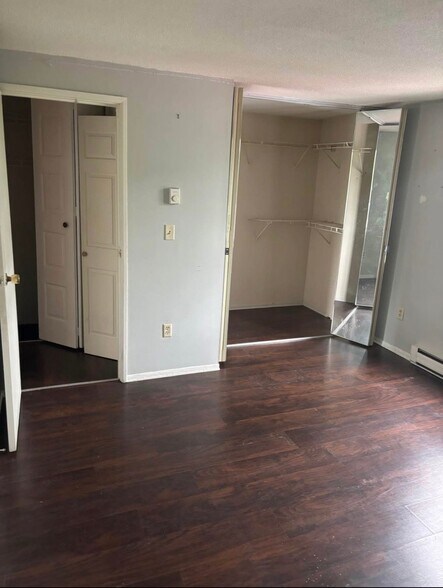 Building Photo - 135 Burgundy Hill Ln