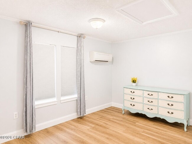 Building Photo - 208 El Prado Pl