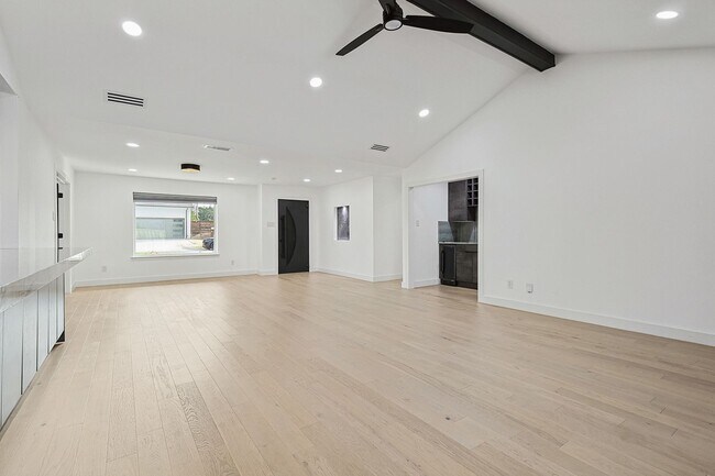 Building Photo - 12417 Quincy Ln