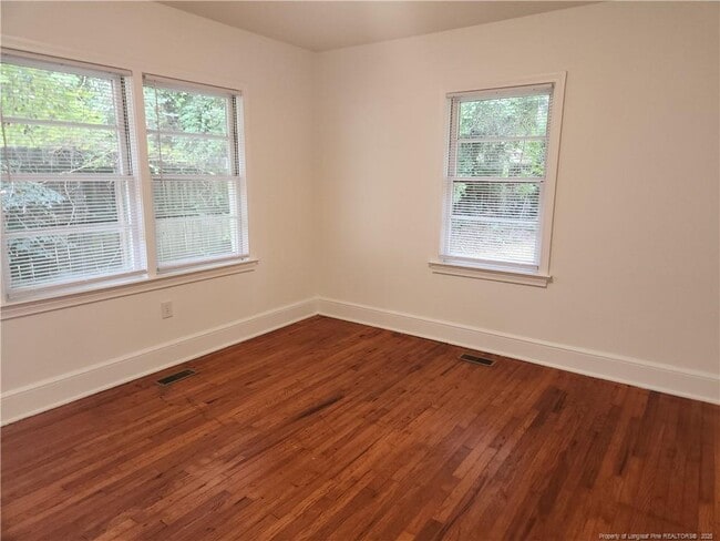 Building Photo - 311 Oakridge Ave