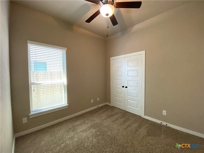 Building Photo - 2213 Avery Village