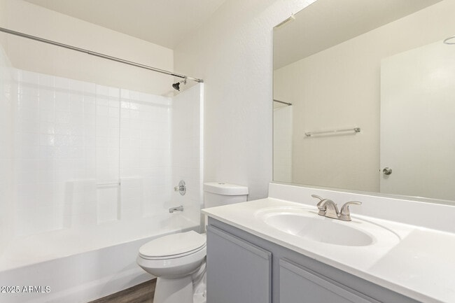 Building Photo - 11529 W Paradise Dr