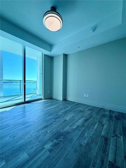 Building Photo - 300 S Biscayne Blvd