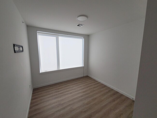 Building Photo - 306 Bergen Ave