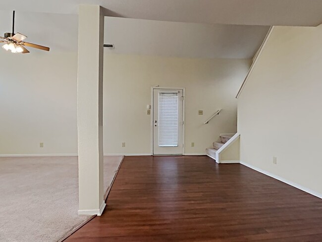 Building Photo - 3 bed 2.5 bath in Noblesville!