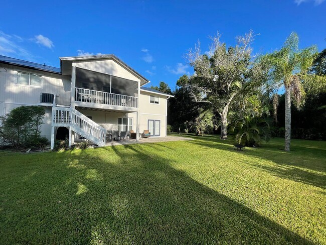 Building Photo - 1337 Center Ln