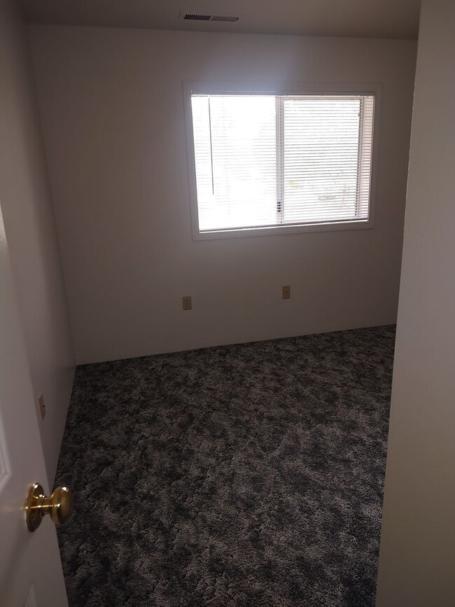 Building Photo - 1439 Terrace Dr