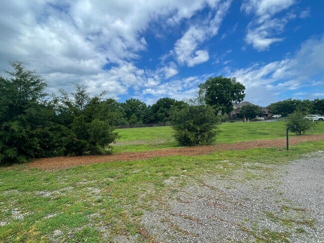 Building Photo - 172 Chester Stevens Rd