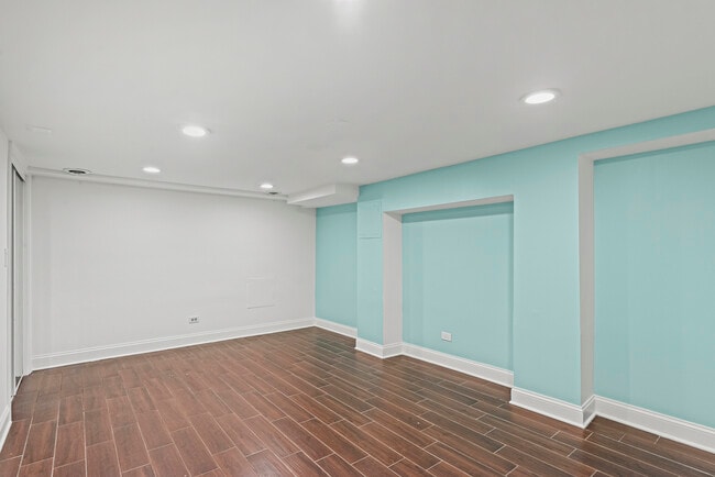 Building Photo - 103 Harding Ave