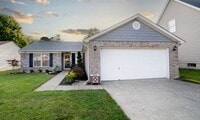Building Photo - Charming 3-Bed Home with Fenced Yard!
