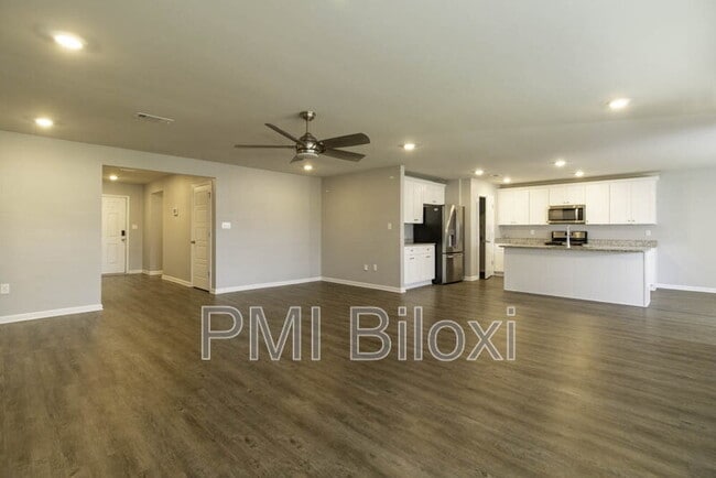 Building Photo - 1005 Enclave Cir