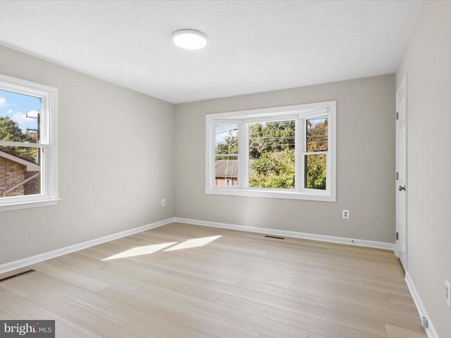 Building Photo - 614 Mt View St