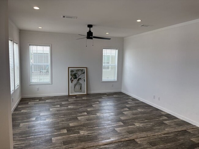Building Photo - 5647 Blue Harbor Dr