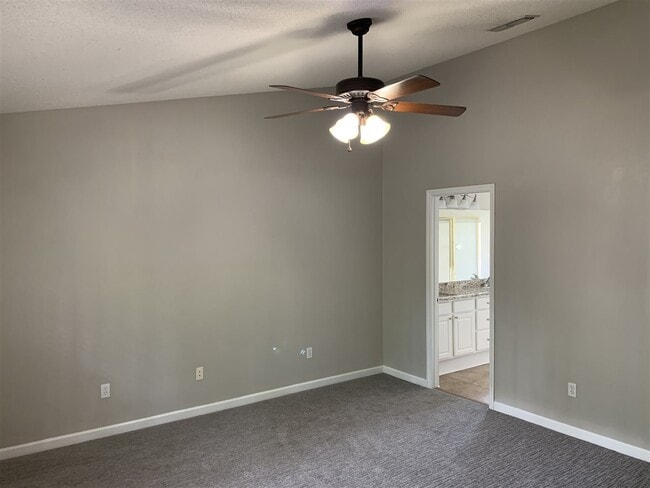Building Photo - 2935 Glen Ives Dr
