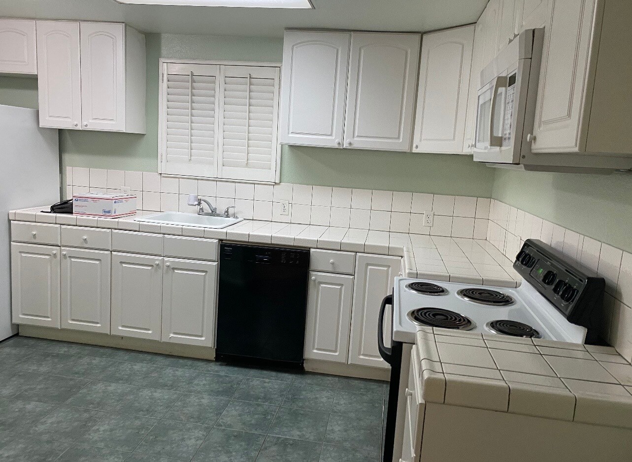 Building Photo - 15040 Los Gatos Blvd