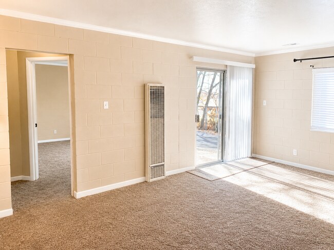 Building Photo - 557 N 400 E