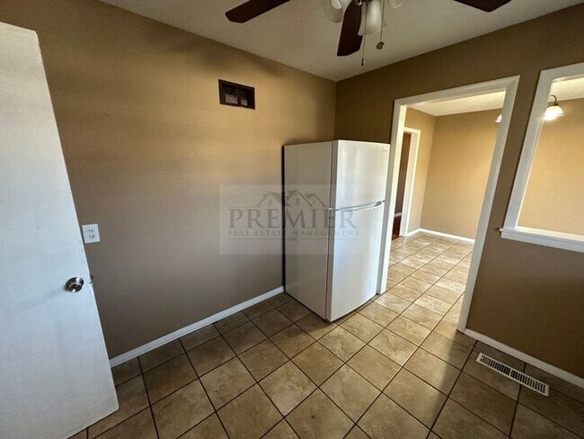 Building Photo - 7716 Crisp Ave