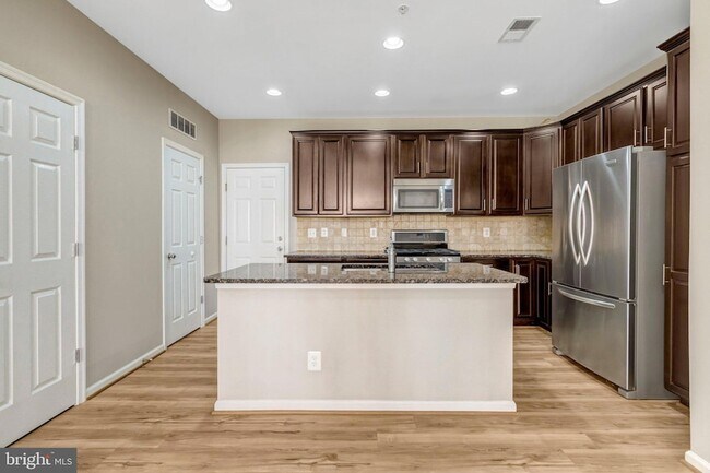 Building Photo - 42790 Lauder Terrace