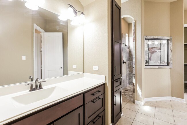 Building Photo - 4 bedrooms, 2,049 square foot only 7.5 mil...