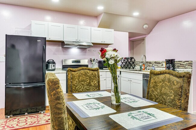 Building Photo - 17777 Camelot Ln