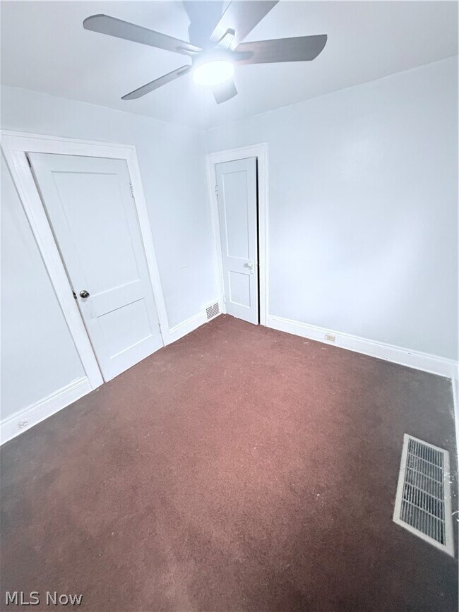 Building Photo - 14011 Glendale Ave