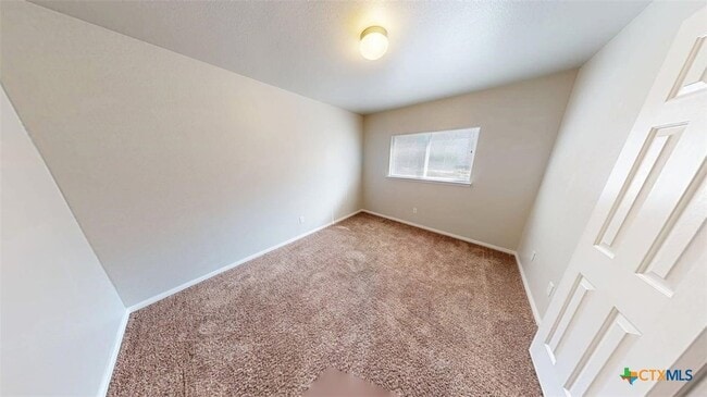 Building Photo - 601 Cattail Cir