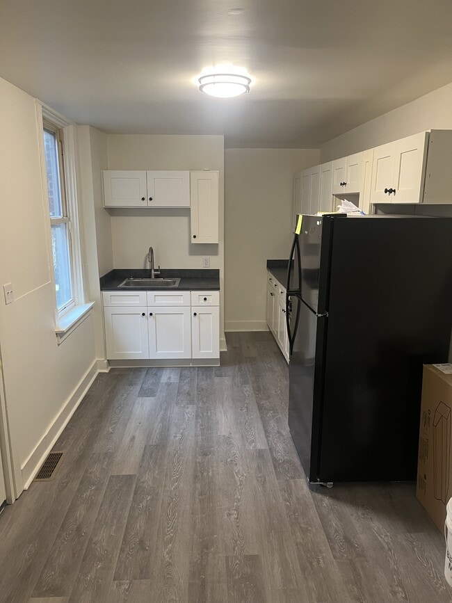 Building Photo - 542 Locust St