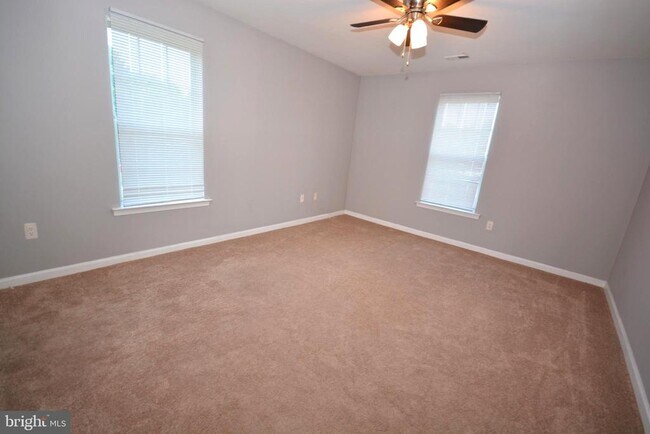 Building Photo - 2011 Starlight Ln